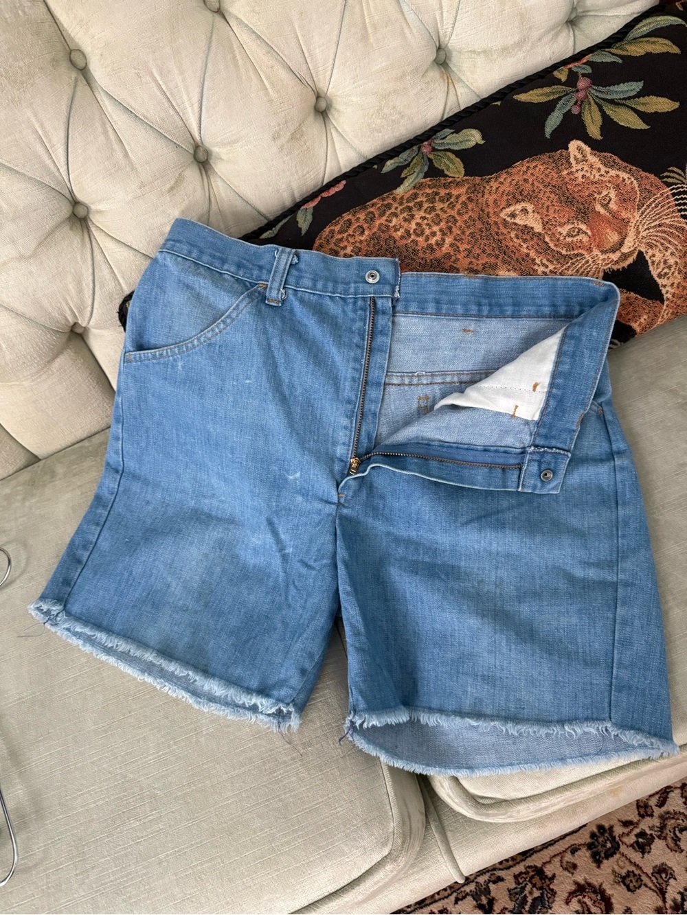 🩵 Vintage 70s Mr. Leggs Cutoff Denim Shorts Light Wash Frayed Hem Sz S